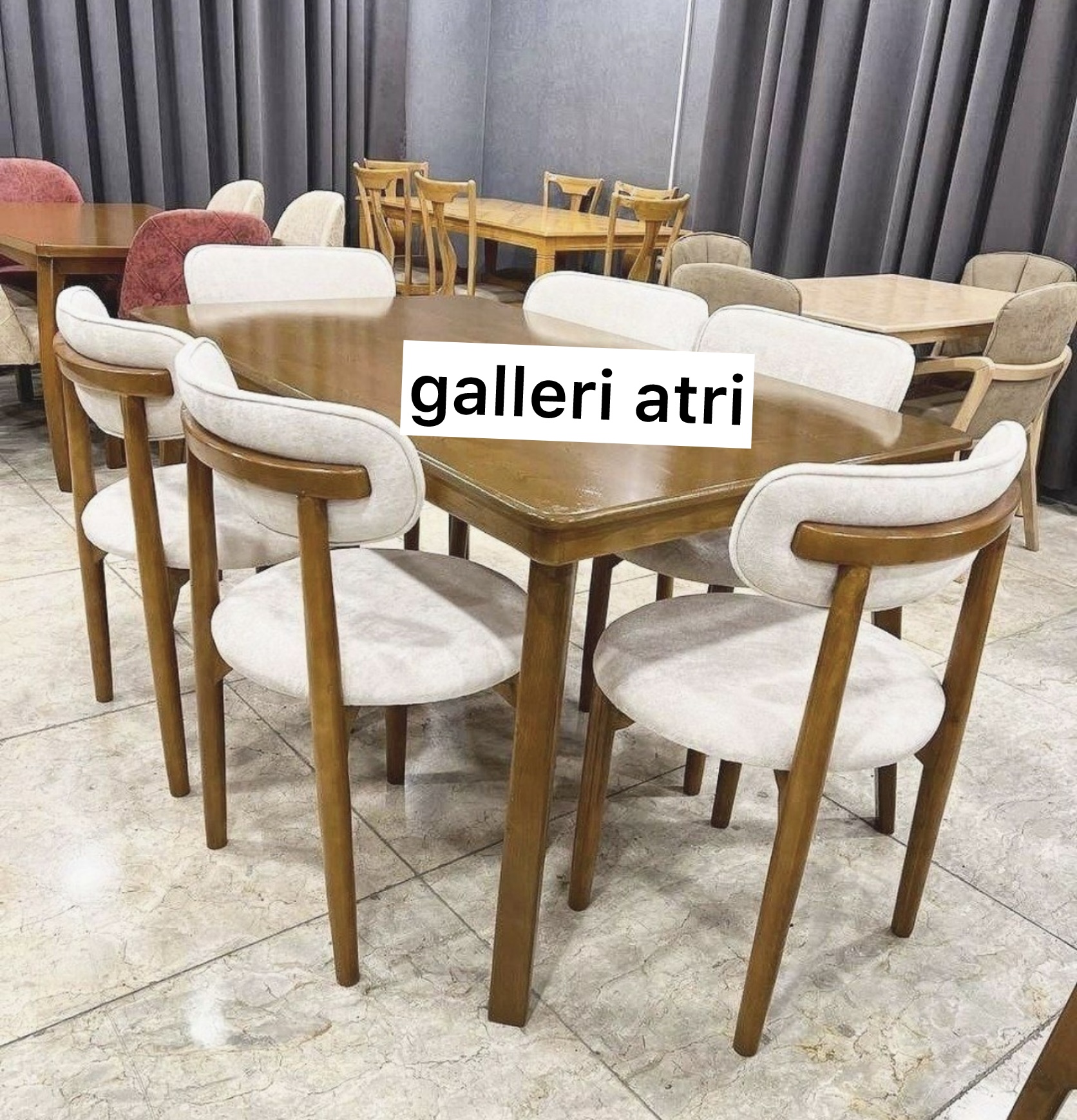 ناهار خوری مینیمال نوبل