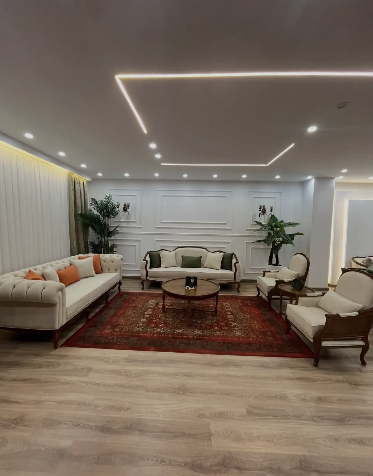 مبل کلاسیک فرانسوی