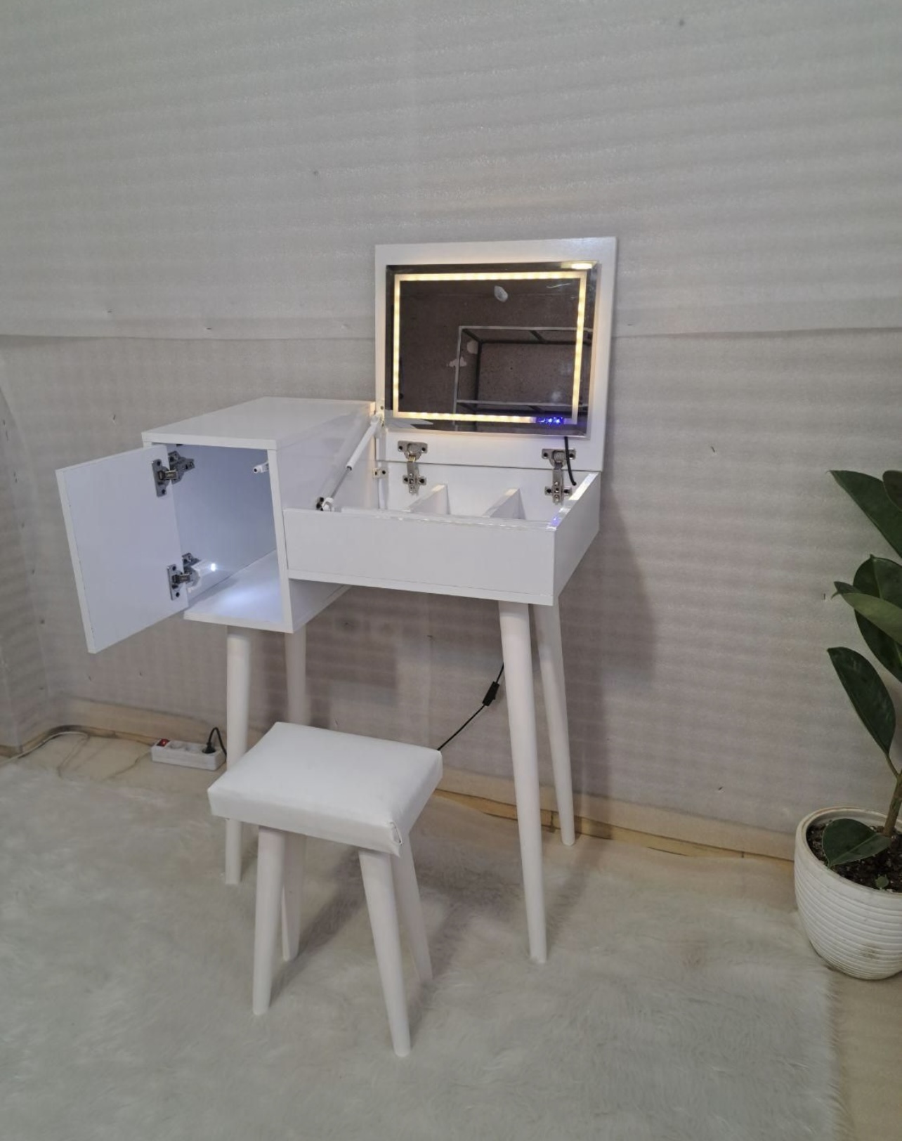 میز آرایش مینیمال کد۳