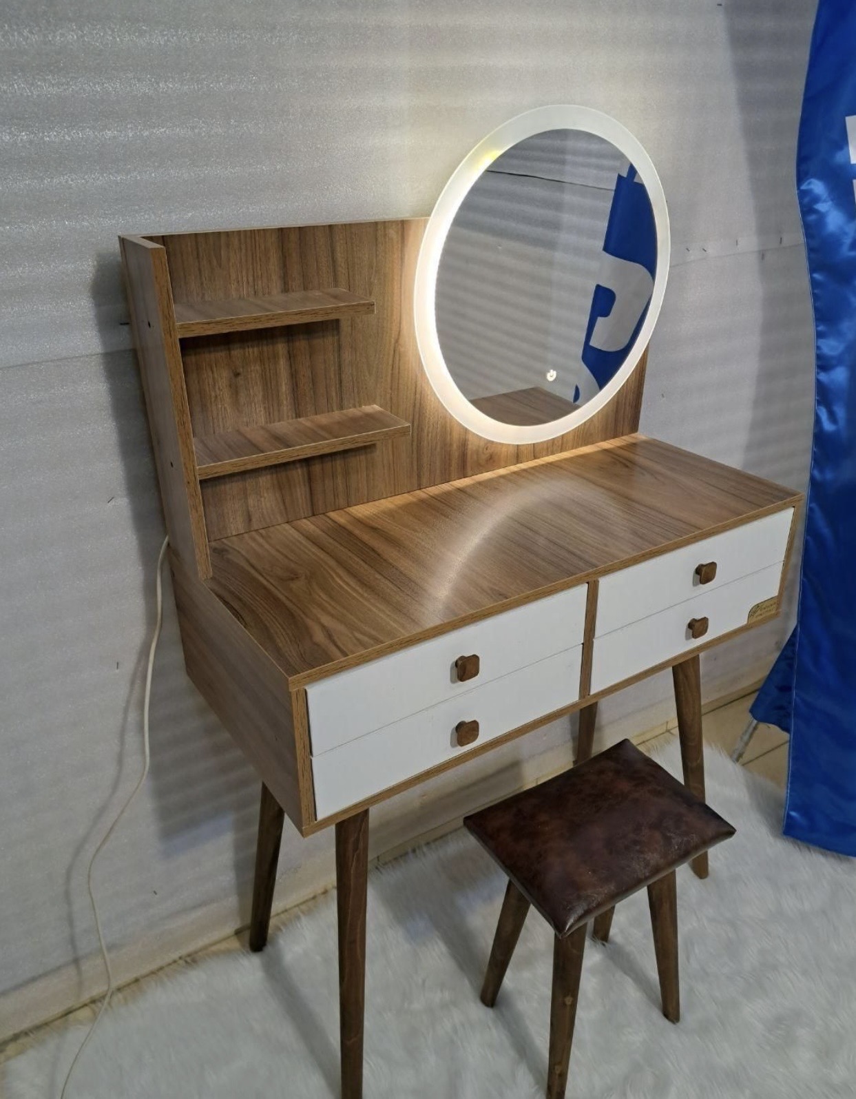 میز آرایش سونیا