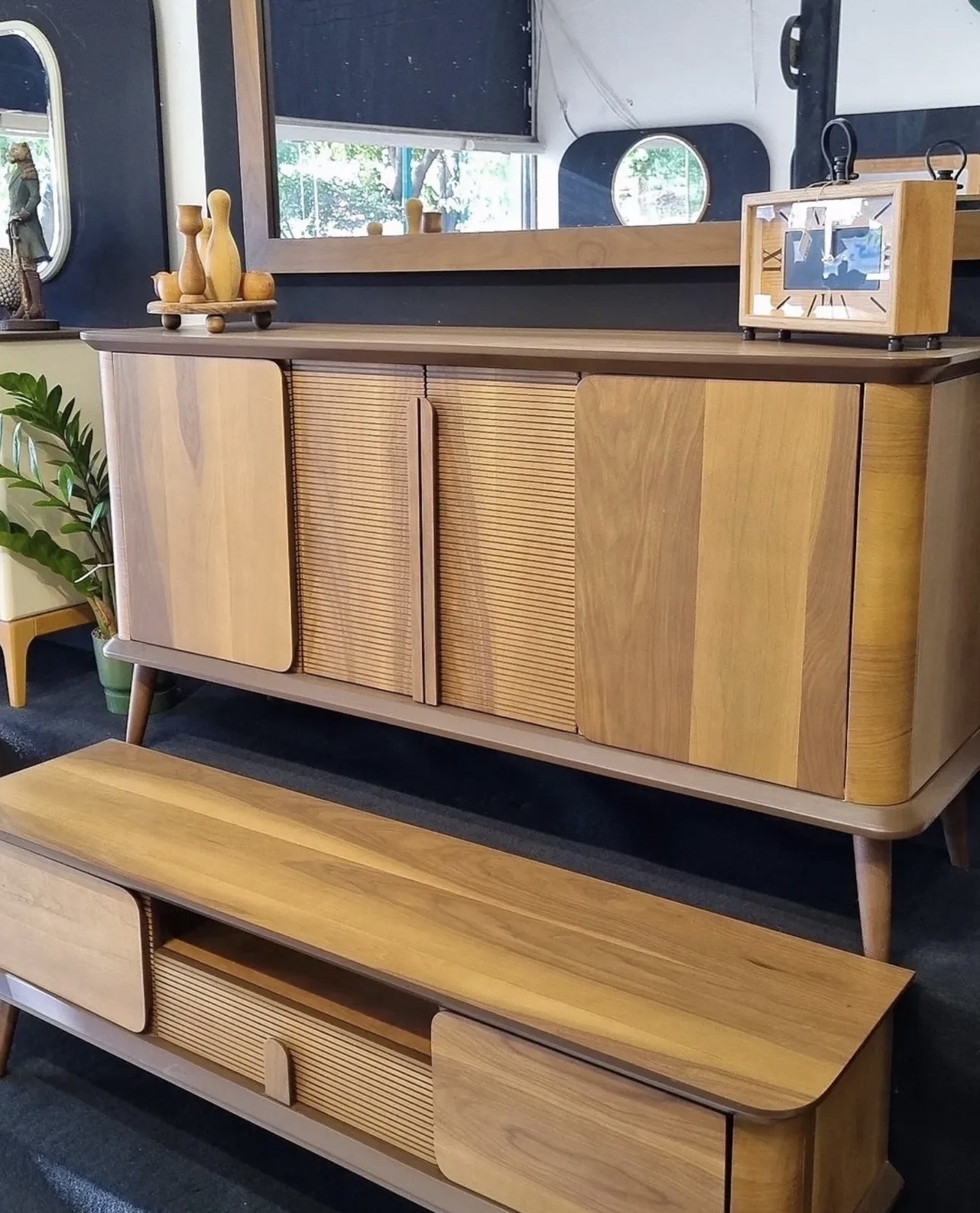 آینه کنسول میز تیوی جلومبلی مدل آریک