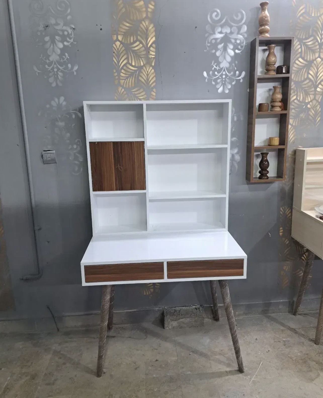 میز تحریر مینیمال