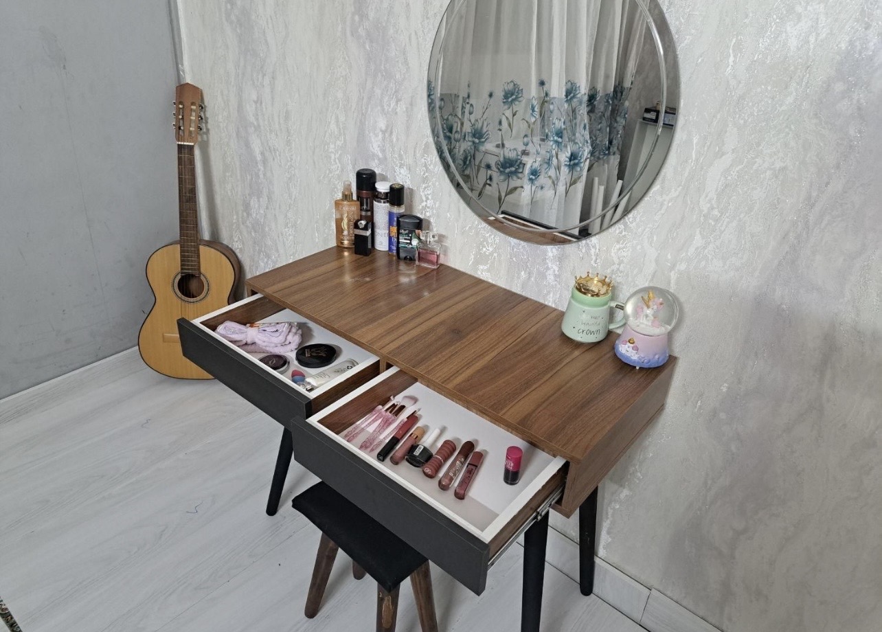 میز آرایش دلوین