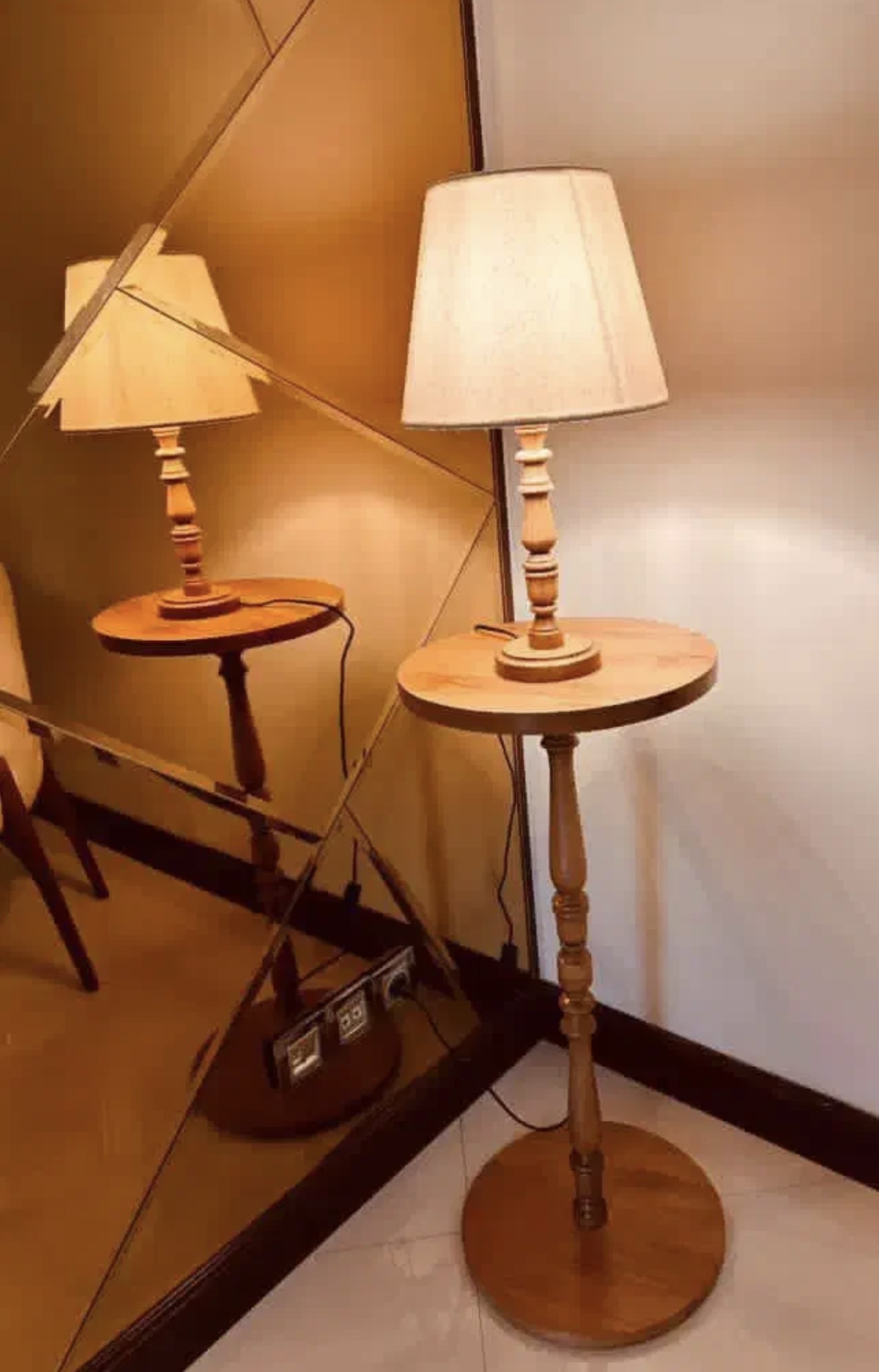 میز کنار سالنی