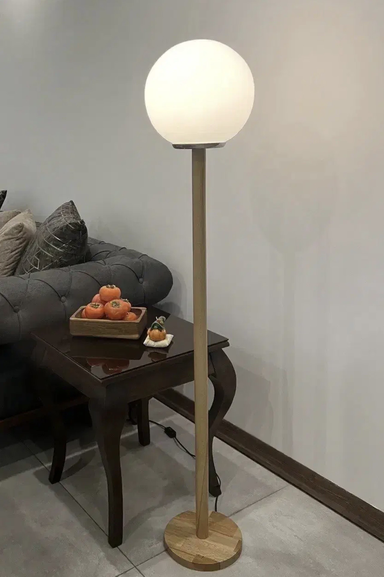 آباژور کنار سالنی طرح گوی