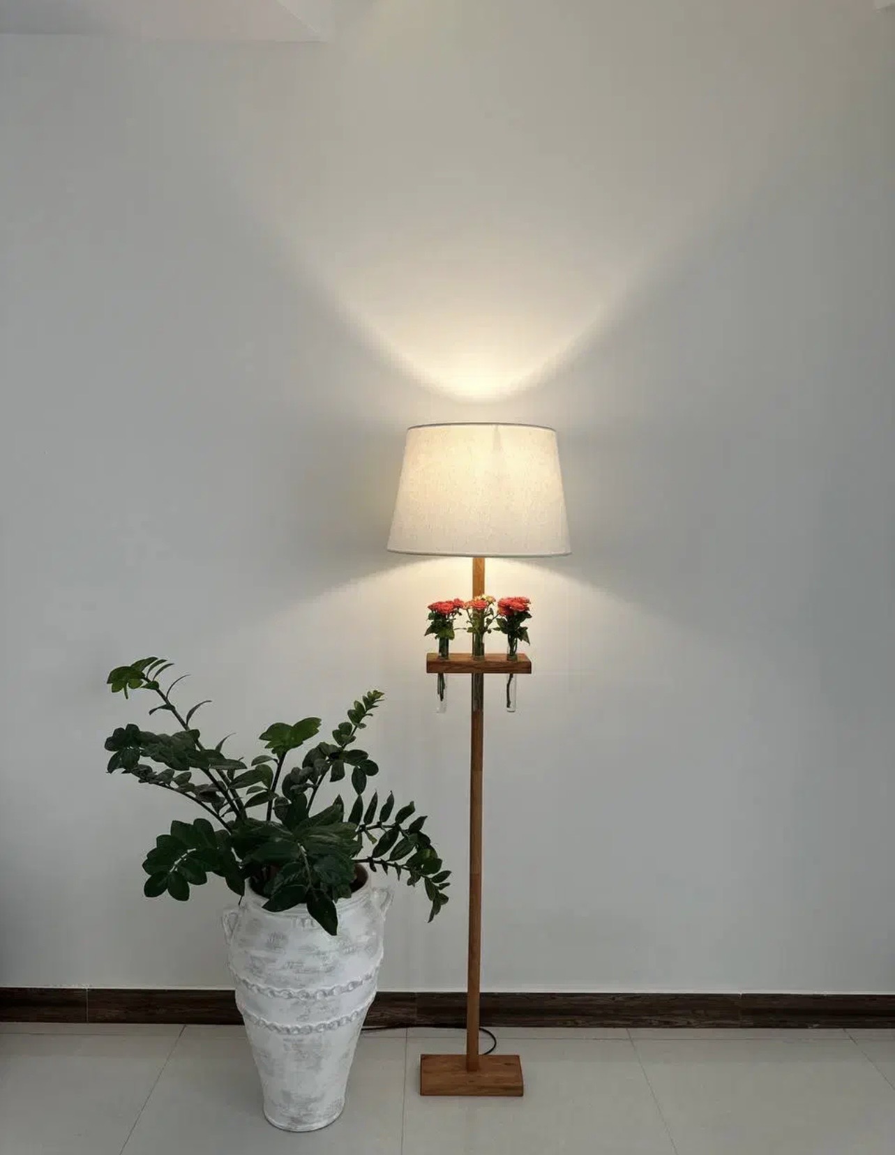 آباژور کنار سالنی طرح استند گل