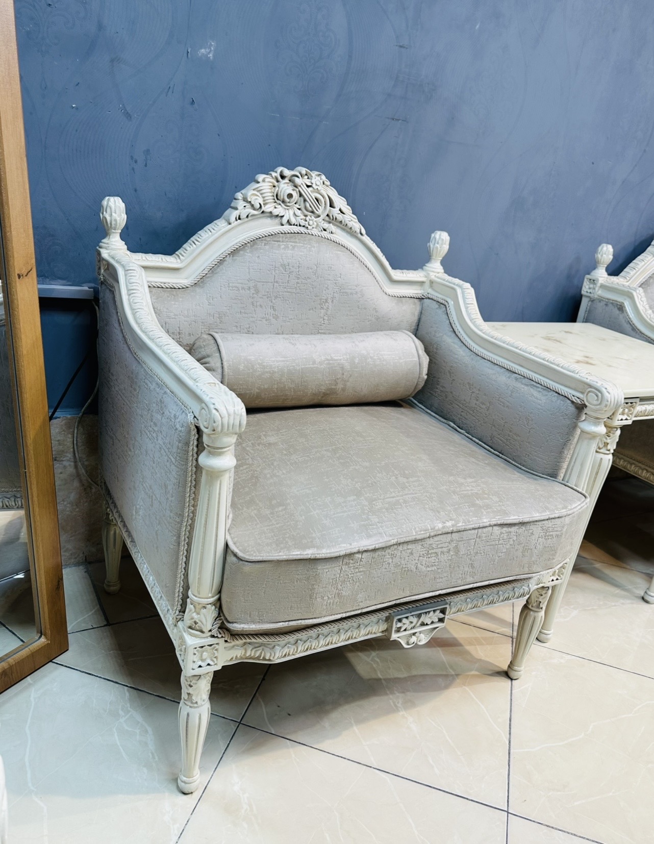 مبل کلاسیک کاجی