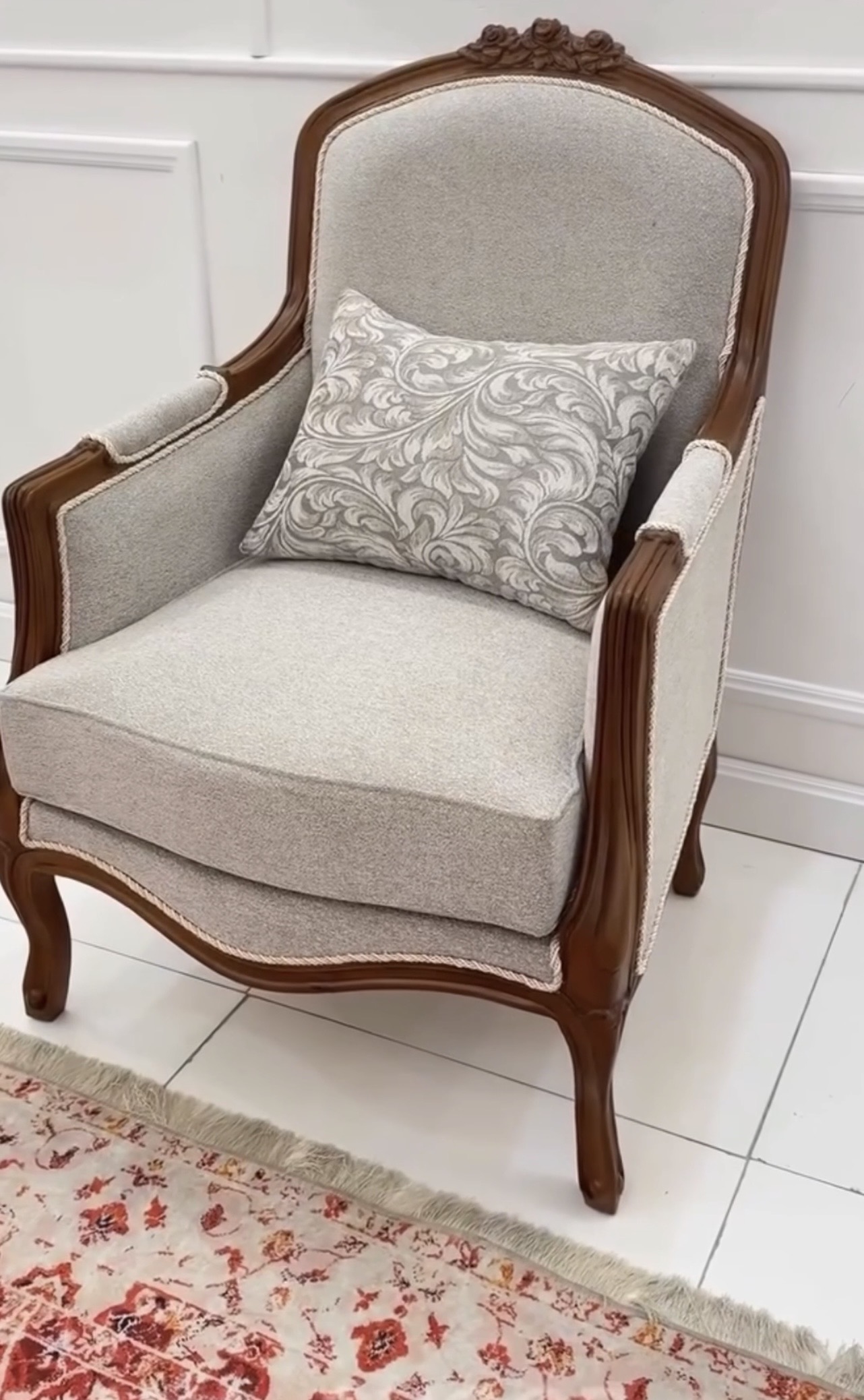 مبل کلاسیک فرانسوی مدل سه گل