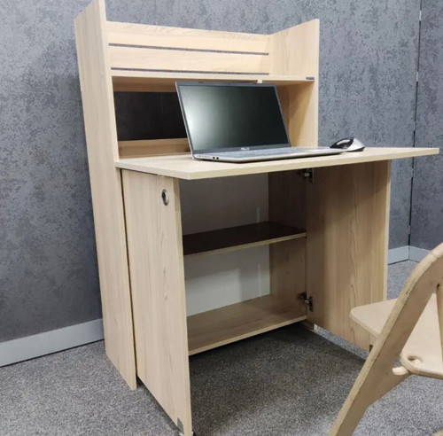 میز تحریر کم جا مینیمال