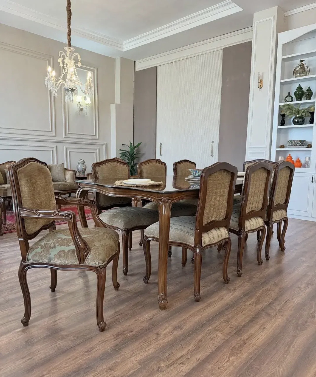 میز ناهار خوری کلاسیک فرانسوی